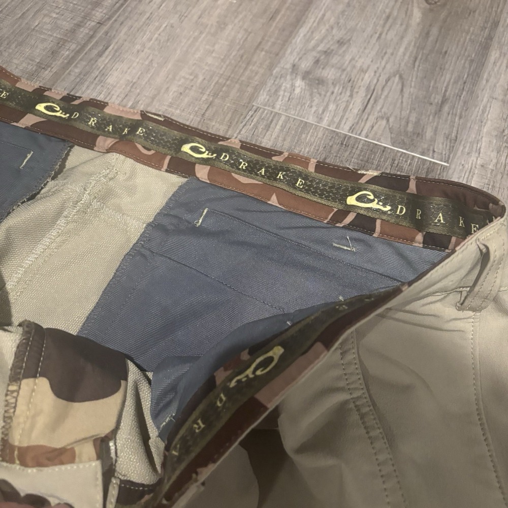 DRAKE Sz 42 Waterfowl Stretch Tech Hunting Pants Khaki Zip Pockets Bungee Hem - Picture 4 of 9